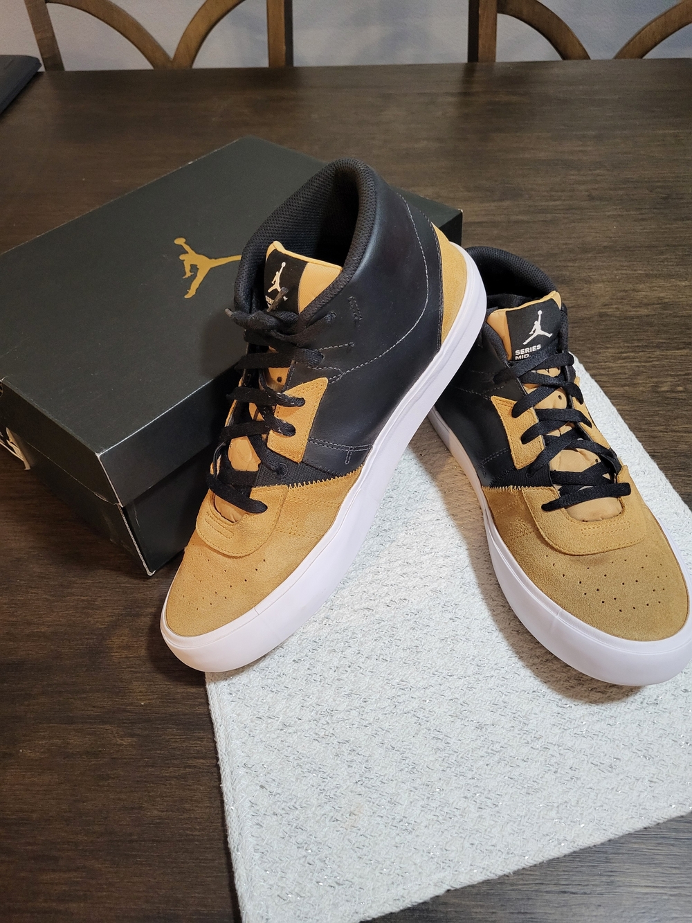 Jordan Series Mid .03 Sneakers